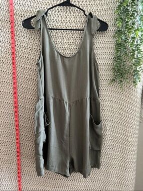 Final touch Thai strap romper women’s size medium